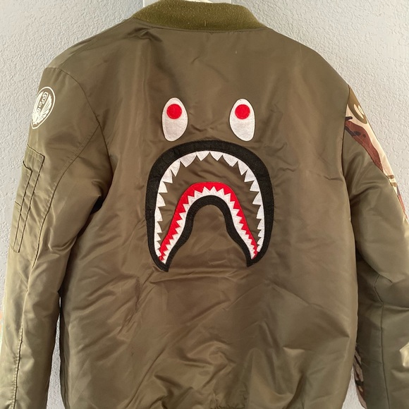 Bathing APE Bomber Jacket - Picture 10 of 11